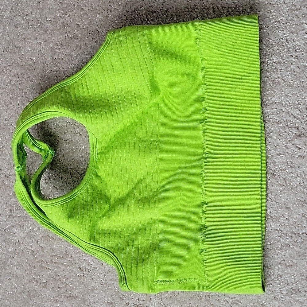 Alphalete sports bra size S
